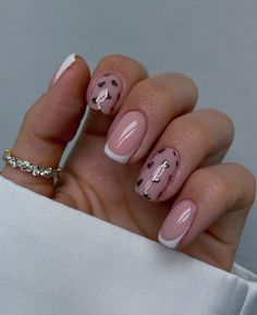 nail polish art designs for winter

credit: ‏Nails.by.iz_‏ Valentine Nail Designs, Latest Nail Designs, Valentine Nail, Subtle Nails, Nail Designs Valentines, Vibrant Nails