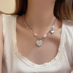 Material: Alloy Color: White K Fashion Element: Love Heart/Heart Shape Style: Personality