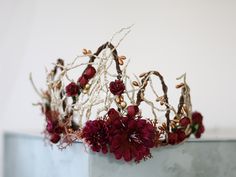 A winter flower crown in beautiful tones of burgundy, brown, gold and copper. Thanks to the use of artificial flowers and leaves, the crown is durable. It is a special touch to your bohemian look. A flower crown is more beautiful than the pictures. Is perfect for garden wedding. Head circumference: one size fits all (adjustable) We offer customized accessories, matching the floral crown. Here you can buy a matching floral boutonniere: https://www.etsy.com/listing/672949700/customized-flower-bout Floral Crown Bride, White Flower Crown Wedding, Burgundy Flower Crown, Boho Wedding Crown, Flower Girl Halo, Winter Queen, Vintage Bridal Hair, Flower Wreath Hair, Wedding Flower Crown