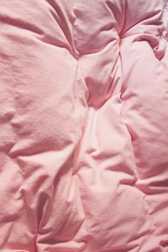 an image of a pink blanket with text on it that reads 12am - 11am