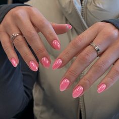 Nail Colors For Blondes, Hot Pink Glitter Gel Nails, Fuscia Pink Nails, Hot Pink Chrome Nails Short, Vacation Nails Hot Pink, Pink Nails Aura, Bubblegum Pink Chrome Nails, Pink Polygel Nail Ideas, Pink Nails Hoco