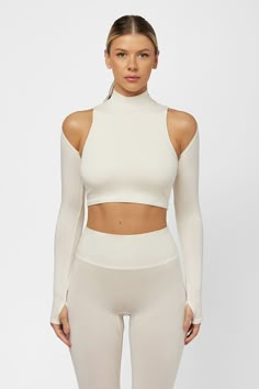 NAMA Body Bamboo™ Shrug Athleisure Photoshoot, Workout Outfits Aesthetic, Cropped Turtleneck, Sportswear Fashion, Activewear Fashion, Yoga Fashion, Street Look, Sportswear Brand, 4 Way Stretch Fabric