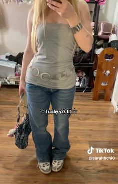 Layered Tank Top Outfits, 2000 Outfit Ideas, Late 2000s Fashion, 2000’s Outfit, Mcbling Fashion, 2000s Outfit, Nerdy Outfits, Outfits 2000s