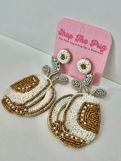 Attention all Golf Girls⛳ Come Check out these Beaded Golf Club Earrings! Lightweight with felt backs! Stay looking cute on the course! Casual White Beaded Earrings, Fun White Beaded Earrings, Club Earrings, Golf Club, Golf Clubs, Beaded Earrings, Felt, Golf, Pink