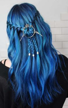 Long Blue Hair, Costume Noir, Pretty Hair Color, Hair Color Blue, Mermaid Hair, Rainbow Hair, Grunge Hair