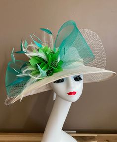 "Three layers of sinamay with feather flower, elegant, light and comfortable to wear.  Head size is about 22.5\" unless otherwise requested. All hats include a sizing band to adjust for a comfortable fit.  Key Features: Base Size Appr: from left to right 17\" (about 42 cm); From front to back 13\" (about 32 cm) Head Grith Appr: 22.5\" and adjustable to fit sizes smaller than 22.5\" Crown Deep Appr: 4.5\" Processing Time: 1-3 business days Warm tips:  ❤️Group discount on 3 or more pieces, please Derby Dresses, Kentucky Derby Party Decorations, Derby Party Decorations, Derby Time, Classy Hats, Easter Wedding, Green Feather, Derby Dress, Kentucky Derby Party