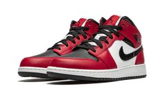 Air Jordan 1 Mid GS "Chicago Black Toe" - 554725 069 - 2020 Jordan 1 Mid Chicago Black Toe, Air Jordan 1 Mid Chicago, Jordan 1 Mid Chicago, Jordan 1 Mids, Air Jordan 1 Mid Gs, Exclusive Sneakers, Jordan 1 High Og, Jordan Sneakers, Nike Dunk High