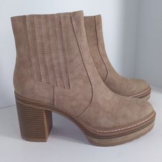 Steve Madden Sarcastic Tan Faux Leather Platform Ankle Heeled Boots Women's Size-10 * New In Box * 4" Block Heel * 1" Platform * Zip Up * Expandable Elastic At Ankle