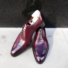 Classic Burgundy Leather Oxford Lace up Dress Shoes on Storenvy Oxford Shoes Outfit Women's, Burgundy Oxford Shoes, Mens Business Casual Shoes, Oxford Shoes Outfit, Patent Leather Dress, Quality Leather Boots, Timeless Shoes, Business Casual Shoes, Custom Design Shoes