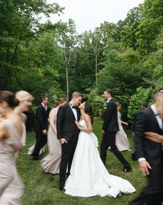 Bridal party wedding photo inspo Bridesmaid Portraits Picture Ideas, Wedding Party Photography Ideas, Bridal Party Photos Bridesmaid, Bridal Party Photography Ideas, Blurry Wedding Party Photo, Walking Bridal Party Photos, Blurry Bridal Party Photo, Formal Bridal Party Photos, Bridal Party Photo Inspiration