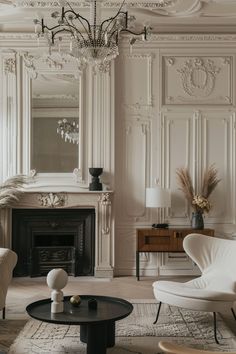 20 Modern Victorian Decor Ideas for Living Rooms Morden Victorian Interior, Living Room Victorian Modern, Victorian House Interiors Living Room, Victorian Minimalist Interior, Regal Interior Design, Minimalist Victorian Decor, Victorian Townhouse Interior, Victorian Modern House, Victorian Interiors Modern