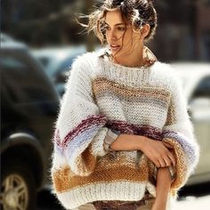 Oversized Cream Mohair Sweater With Neutral Stripes! If Anyone Knows What Brand And Where I Can Get It, Please Let Me Know! Thanks! Strikkeopskrift Oversize Sweater, Sweater Song, Pull Mohair, Knit Inspiration, Haine Diy, Knitwear Inspiration, Sport Sweater, Bohol, Mohair Sweater