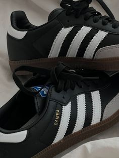 Samba Shoes, Sneaker Lovers, Adidas Outfit, Jewelry Fashion Trends, Swag Shoes, Closet Fashion, Sneakers Men Fashion, Dream Shoes