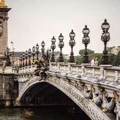 the bridge has many lights on it