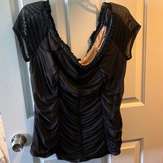 New- Never Worn- Ladies Off The Shoulder Short Sleeve Silky Blouse Torrid Size 2 Torrid Tshirts, Silky Blouse, Off The Shoulder, Blouses For Women, Top Blouse, Size 2, Blouses, Plus Fashion, Womens Tops