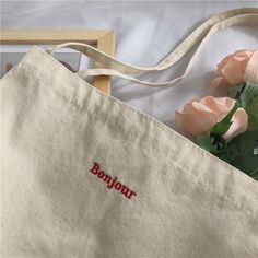 Comfortable, roomy and super trendy. Do we say more?Material: Canvas. Embroidered Tote Bag, Embroidered Tote, Embroidered Canvas, Bags Aesthetic, Canvas Shopping Bag, Eco Bag, Jute Bags, Reusable Shopping Bags, Canvas Shoulder Bag