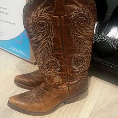 Size 8 Like New Justin Brand Cowgirl Boots. I Have Only Worn These Maybe 4 Times. Not Even Broken In Yet. Bought New For Close To 300 Justin Cowgirl Boots, Justin Boots, Boots Brown, Boots Shoes, Cowgirl Boots, Brown Boots, Shoe Boots, Like New, Women Shoes