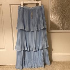 Gorgeous Sky Blue Midi Skirt From Idem Ditto!Perfect To Pair With A White Shirt, Casual Or Dressy! Great For Brunches, Picnics, A Summery Outdoors Look! {Small, Non-Elastic So Size 2 Or 4} Blue Pleated Midi-length Skirt, Spring Blue Pleated Midi Skirt, Spring Blue Midi Pleated Skirt, Light Blue Pleated Summer Skirt, Light Blue Pleated Skirt For Summer, Blue Midi Length Pleated Skirt For Summer, Light Blue Tiered Skirt With Lining, Blue Pleated Midi Skirt Bottoms, Elegant Blue Pleated Mini Skirt