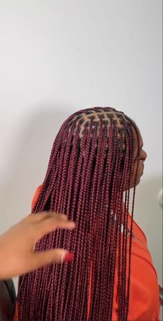 Red Braids Curly Ends, Knotless Braids Hairstyles Burgundy, Burgandy Knotless Braids Black Women, Red Knotless Braids On Black Hair, Ruby Red Knotless Braids, Red Braids On Black Women, Knotless Box Braids Medium Burgundy, Burgundy Knotless Braids On Black Hair, Wine Knotless Braids With Curls