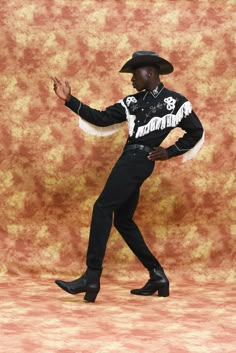 All Black Cowboy Outfit, Black Cowboy Outfit, Cowboy Outfit Men, Goth Cowboy, Cowboy Outfit, Cowboy Aesthetic, Cowboy Baby, Cowboy Girl, Rodeo Outfits