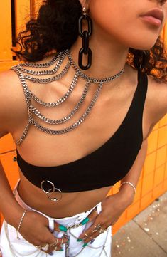 VIDAKUSH Chain On Ya Shoulder Body Jewelry | Nordstrom Top Cadenas, Chainmail Outfit, Chain Reference, Chain Outfit, Fair Outfit, Rad Clothes, Looks Party, Ropa Diy