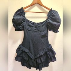 Nwt Black Textured Dress Puff Sleeve With Elastic Shoulder And Sleeve Back Zipper Closure Built-In Underwire Bra Fully Lined Usa Size 4 Uk Size 8 Skirt Bodycon, Frill Skirt, Dress Puff Sleeve, Textured Dress, Pretty Little Thing, Black Textures, Underwire Bra, In My Head, Puff Sleeve