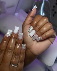 There's a new beauty trend taking over Instagram and it's absolutely stunning. Say hello to "quartz nails". 2024 Nails, Milky Nails