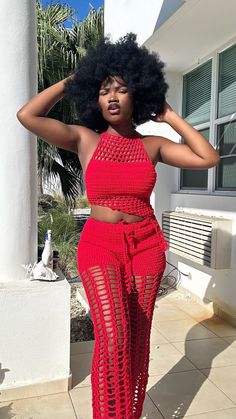 This lady in red outfit hugs all your curves and shows off the woman that you are to the world and tells them I have arrived. Crochet Pants Outfit, Crochet Set Outfit, Crochet Outfit Ideas, Crochet Photoshoot, Diy Crochet Clothes, Crochet Short Dresses, I Have Arrived, Crochet Two Piece, Crochet Outfit