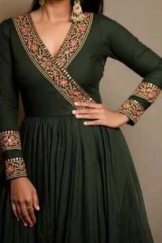 trendy neck designs, beautiful neck design😍🍁💖🍁 American Dresses For Women, Color Combination With Maroon In Clothes, Angrakha Kurti Designs Latest, Gawon Design Simple, Anarkali Dress Neck Designs, Anarkali Neck Designs Neckline, Floral Printed Kurti Designs Latest, Traditional Kurti Designs, Gawon Design