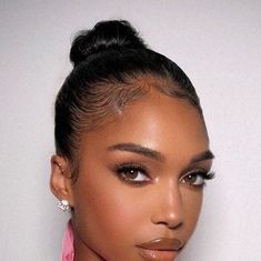 Lori Harvey Piercings, Soft Girl Makeup, Golden Makeup, African American Beauty, Brown Skin Makeup, Dark Skin Makeup, Kiss Makeup