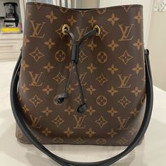 Louis Vuitton Neo Noe Black Straps Used A Few Times Beautiful Great Condition Comes With Dust Bag And Box Not Shown In Photos Louis Vuitton Handbags Neo Noe, Bags Louis Vuitton, Louis Vuitton Bags, Louis Vuitton Bag, Dust Bag, Bag Lady, Louis Vuitton, Shoulder Bag, Color