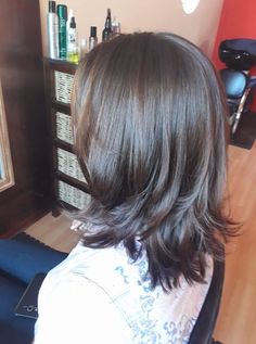 Hair Butterfly Cut, Layered Haircuts Straight Hair, Shortish Hair, Butterfly Hairstyle, Butterfly Haircut, Hair Style Vedio, Trendy Hairstyle