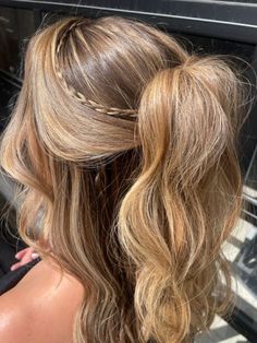 Peinados Fáciles Para Cabello Corto, Hair Stylies, Hot Hair Styles, Penteado Cabelo Curto, Long Blonde, Hairdo For Long Hair, Hair Stylist Life, Easy Hairstyles For Long Hair