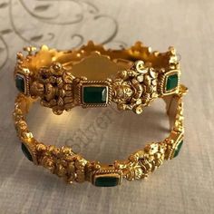 Gold Traditional Bangles, Four Bangles Set Gold, South Indian Bangles Gold, Bridal Bangles Wedding South Indian, Trending Gold Jewellery Designs, Bangals Design In Gold, Bangles Gold Design, Kada Bangles Gold Design, Gold Design Jewellery