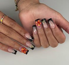 Black Flower Nails Design, Black Hawaiian Flower Nails, Flower Gel X Nails, Dark Tropical Nails, Hibiscus Flower Nails Black, Nail Ideas Acrylic Square Medium, Gel X Nail Inspo Square, Cute Neutral Nails Acrylic, 555 Nails