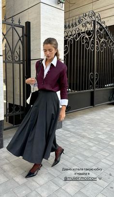 Hijabi Skirt Outfits Winter, Bordeaux Outfit, Feminine Winter Outfits, Feminine Winter, Classy Outfits For Women, Mum Fashion, Hijabi Outfits, Layering Outfits, Mode Inspo