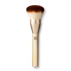 Whether you're applying a full-coverage foundation for a flawless complexion or you're lightly setting your face with translucent powder for a more natural finish, you can do so with ease using the Powder Makeup Brush from Sonia Kashuk?. With a domed construction and fluffy brush head, this powder brush is perfect for patting on a lightweight pressed powder, mousse foundation or loose setting powder, leaving you with a beautifully even and flawless look. Synthetic nylon bristles feel soft and ge Essential Makeup Brushes, Everyday Makeup Tutorials, Sonia Kashuk, Everyday Makeup Routine, How To Apply Blush, Hydrating Lip Balm, Makeup Brush Storage, Blending Brush, Translucent Powder