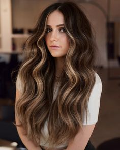 20 High-Contrast Hair Colors You’ll Want to Copy Right Now Dark Brown Hair Balayage, White Blonde Highlights, Blond Beige, Natural Dark Hair, Dark Brown Balayage, Icy Blonde Hair, Blonde Streaks, Blond Balayage, Balayage Hair Dark