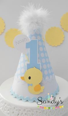 Rubber Duck Birthday Party, Duck Birthday Party, Ducky Party, Rubber Ducky Party, Rubber Ducky Birthday, Rubber Duck Birthday, Baby Play Activities, Lucky Duck