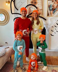 Family Halloween Themes, Modern Family Halloween Costumes, Family Friendly Costumes, Easy Halloween Costumes For Family Of 3, Family Of 5 Costumes Halloween, Family Halloween Costumes 3 People, Diy Family Of 5 Halloween Costumes, Homemade Family Halloween Costumes, 3 People Halloween Costumes Family