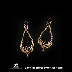 18 Karat Yellow Gold filigree earrings. Lotus flower shape wire earrings, handmade by Mirit Arad. Earrings size: 5.4 cm/ 1.8 cm. Worldwide FREE SHIPPING! Victorian Gold Earrings, Lotus Shape, Opal Ring Vintage, Gold Filigree Earrings, Art Nouveau Earring, Elven Jewelry, Flowers Earrings, Lotus Earrings, Filigree Jewelry