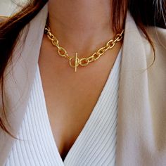 "💗 Big Bold Chunky Necklace, Extra Super Thick Chunky Chain, Gold Plated Cable Rolo Chain, Gold Toggle Choker Necklaces, Statement Necklace ⭐ Stunning super thick gold cable chain with toggle clasp. The chains are dainty and glistening. ⭐ MEASURE * Total Length: 16.5\" including toggle closure, * Only Chain Length: 16\" * Chain Link Size: Length 15mm and Width 10mm * Closure: Toggle Closure ⭐ MATERIAL & QUALITY: Thick 18k gold plated. ✅Water Resistant ✅Tarnish Resistant * Our necklaces are Blush Jewelry, Chunky Gold Hoop Earrings, Chunky Chain Necklace, Chunky Necklaces, Chunky Chain Necklaces, Tarnished Jewelry, Toggle Necklace, Gold Choker Necklace, Super Chunky