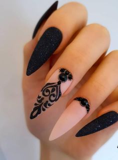 Black And White Nail, Witchy Nails, Halloween Acrylic Nails, Stiletto Nail Art, Edgy Nails, White Nail, Pretty Nail Art, Coffin Nails Designs, Pretty Acrylic Nails