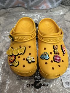 Yellow Synthetic Mules With Round Toe, Casual Yellow Clogs For Outdoor, Yellow Synthetic Clogs With Round Toe, Crocs Pins Ideas, Drew Crocs, Justin Bieber Crocs, Croc Colors, 2025 Wishlist, Taylor Swift Shoes