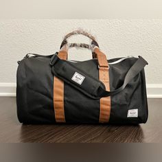 Nwt Herschel Ravine Duffle Bag In Black. Detachable Shoulder Strap. Retails For $110. Pet And Smoke Free Home. Herschel Duffle Bag, Herschel Supply, Herschel, Travel Bags, Duffle Bag, Shoulder Strap, Bag Lady, Women Shopping, Black