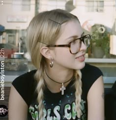 Cute Indie Hairstyles, Nerd Hairstyles, Alternative Blonde Hair, Manic Pixie Dream Girl Aesthetic, Dream Hair, Hairstyles Haircuts, Pretty Hairstyles