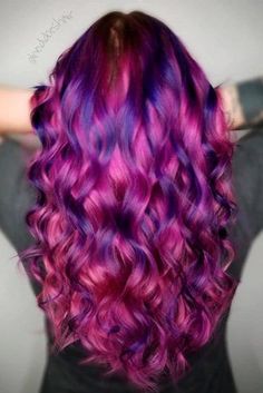 The Pink Hair Trend: The Latest Ideas To Copy And The Best Products To Try ★ Black And Magenta Hair, Highlights For Long Hair, Blue Black Hair Dye, Short Locks, Rose Ideas, Long Hair Highlights, Honey Blond