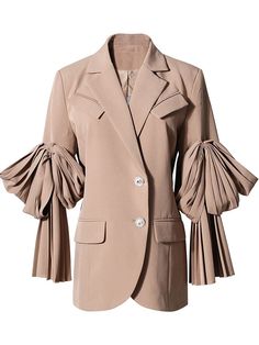 Stretch polyester cady blazer with dappled fabric details. pleats and folding trim finish on the sleeve. Figure fitting and padded shoulders. Asymmetrically placed Jewel buttons. Two flap pockets. Inner lining. Lapel Collar Coat, Suit Jackets For Women, Statement Sleeves, Korean Casual, Hem Design, Collared Coat, Casual Blazer, Suits Coats, Workout Jacket