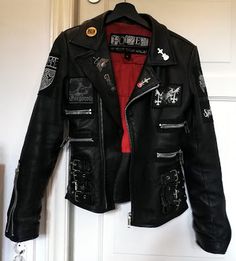 Black Metal Clothing, Black Metal Clothes, Punk Jacket Back, Black Metal Jacket, Metal Leather Jacket, Metalhead Jacket, Leather Battle Jacket, Metal Fashion Men, Metal Head Jacket