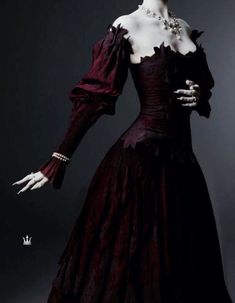 Vampire Dress, Glamouröse Outfits, Goth Dress, Prom Dress Inspiration, Fantasy Gowns, Fantasy Dress, Fantasy Fashion